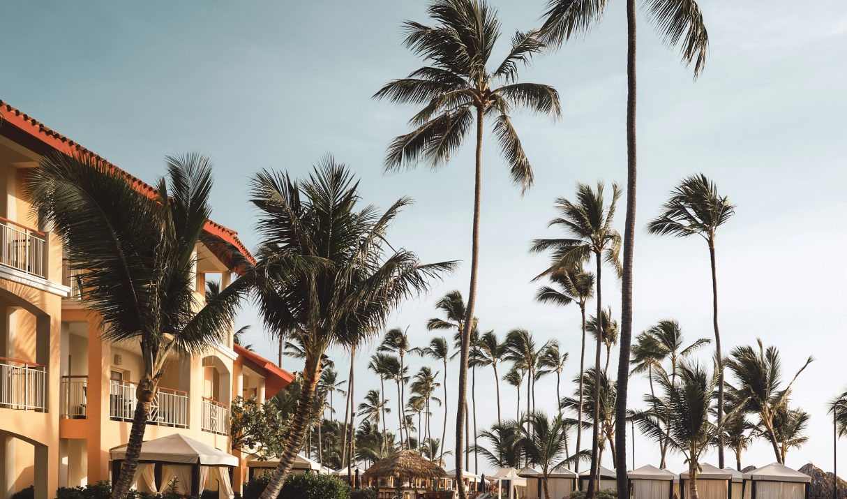 Best Luxury Beach Resorts Around the World for an Unforgettable Stay (2026 Guide)