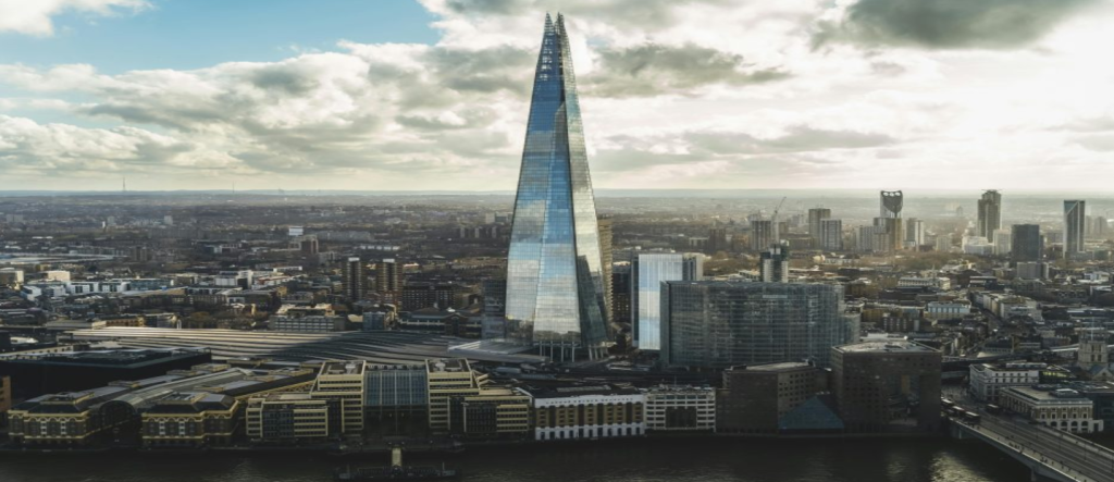 Shangri-La The Shard London hotel room with panoramic city skyline view